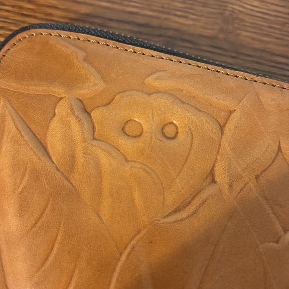 Patricia Nash Cassini Brown Leather Wristlet - Picture 10 of 11